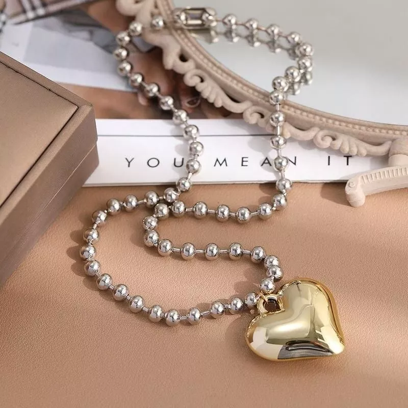 2023 Hip Hop INS Party Big Love Heart Pendant Necklaces for Women Aesthetic Beads Chains Short Choker Girls Party Jewelry 2023 Hip Hop INS Party Big Love Heart Pendant Necklaces for Women Aesthetic Beads Chains Short Choker Girls Party Jewelry
